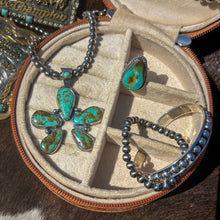 Load image into Gallery viewer, Kingman Turquoise Ring - Size 6
