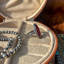 Load image into Gallery viewer, Red Spiny Oyster Ring - Size 8
