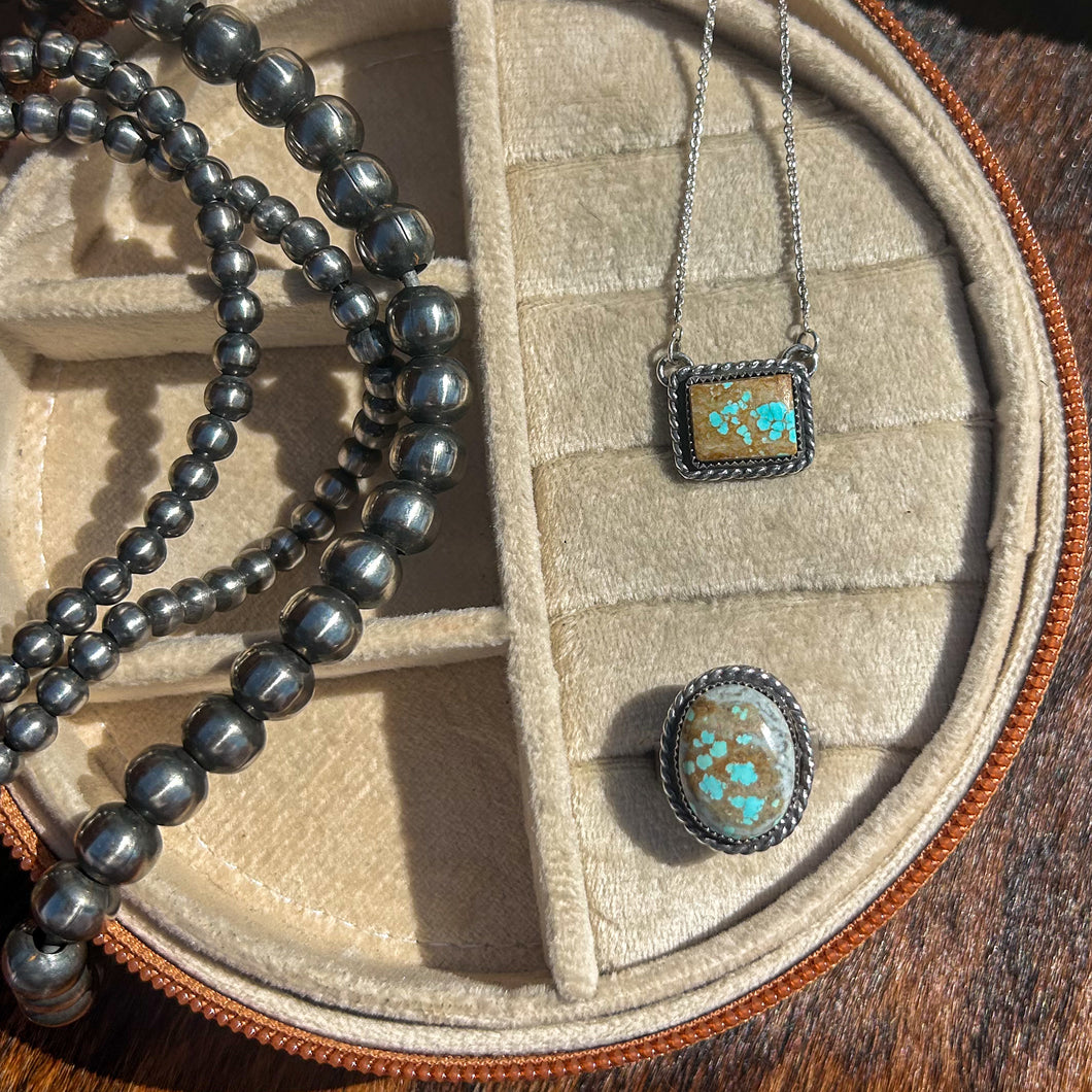 Number 8 Bar Necklace