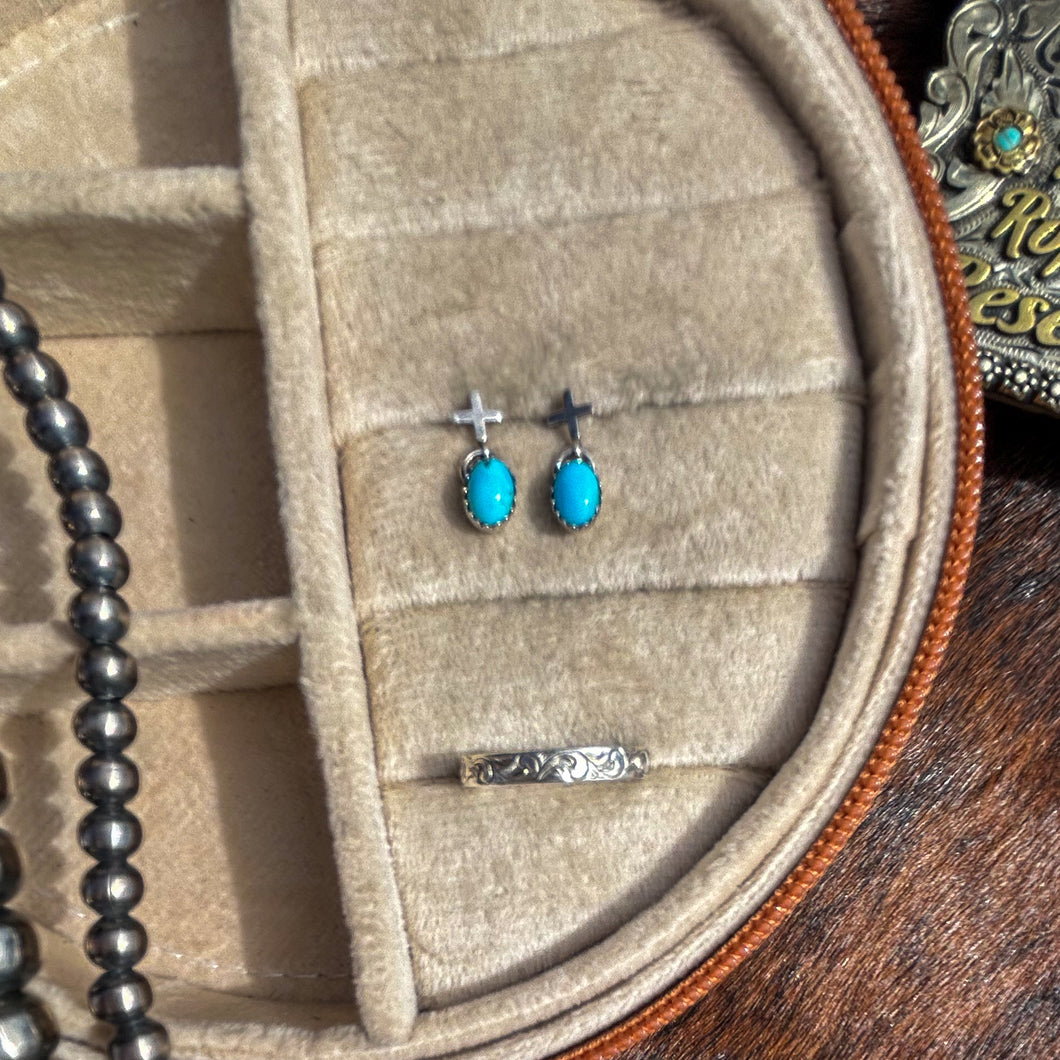 Dainty Kingman Dangles