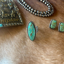 Load image into Gallery viewer, Kingman Turquoise Statement Ring - Size 10.5
