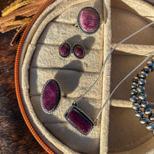 Load image into Gallery viewer, Purple Spiny Oyster Ring - Size 6

