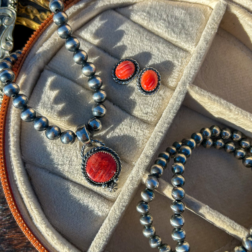 Red Spiny Oyster Pendant