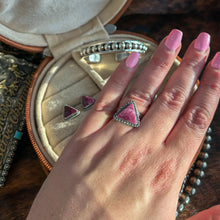 Load image into Gallery viewer, Purple Spiny Oyster Ring - Size 7
